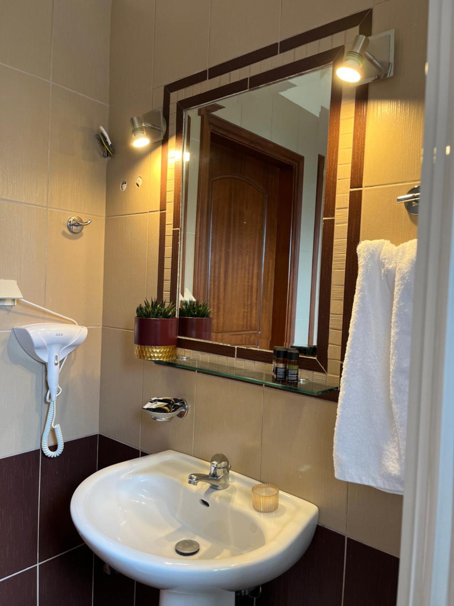 Agnanti Zitsas Hotel 외부 사진
