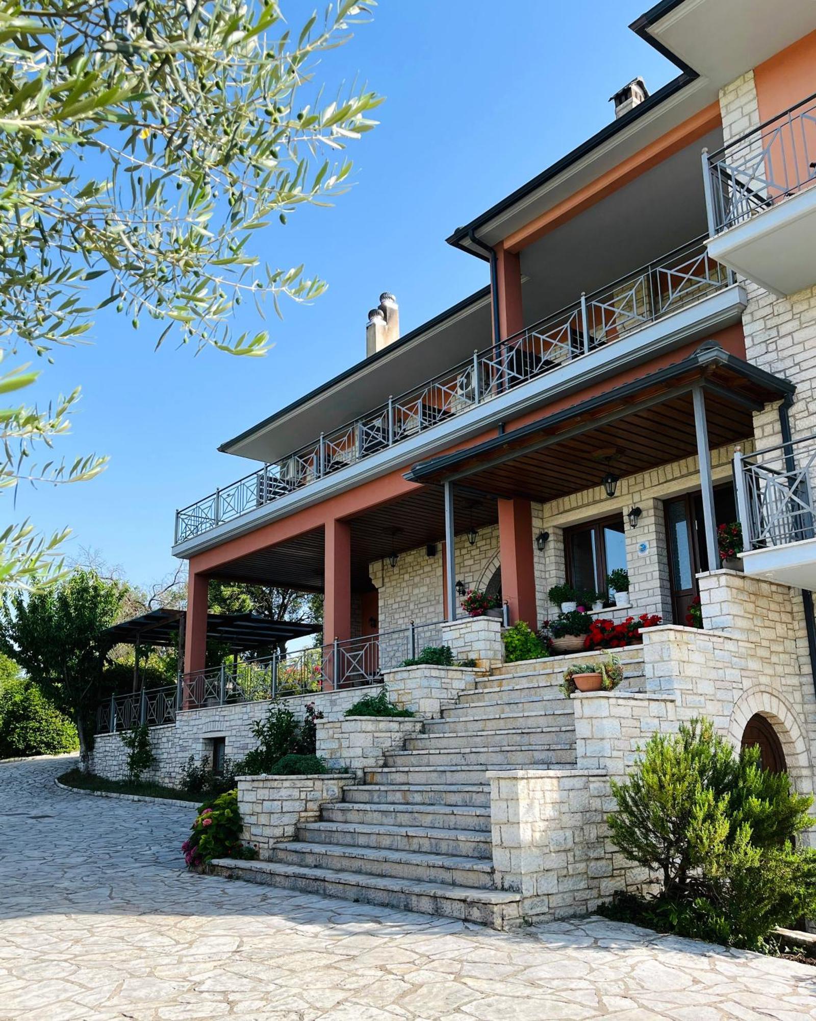 Agnanti Zitsas Hotel 외부 사진